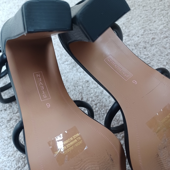 New Steven New York Jaidin Strappy Ankle Sandal in Black Size 6 - Picture 4 of 10